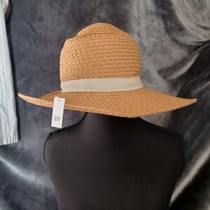 NWT GAP Straw Sun Hat One Size Natural Color